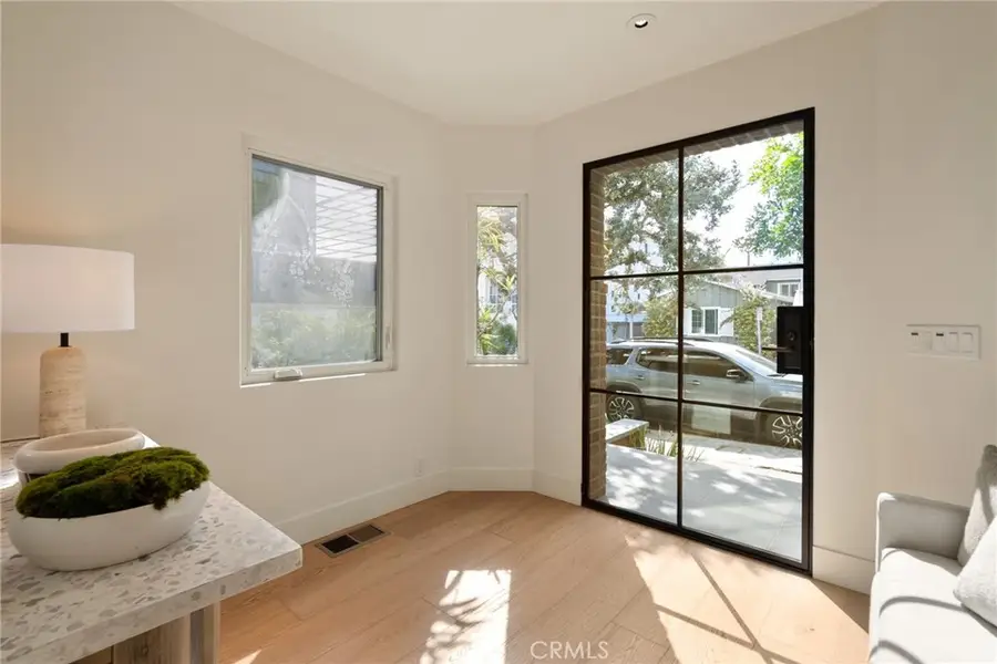 321 3rd Street, Manhattan Beach, CA 90266 - #3