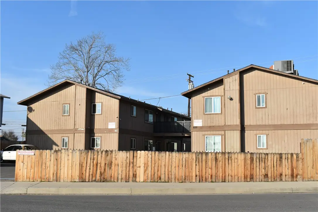 816 East 19th Street, Bakersfield, CA 93305 - #1