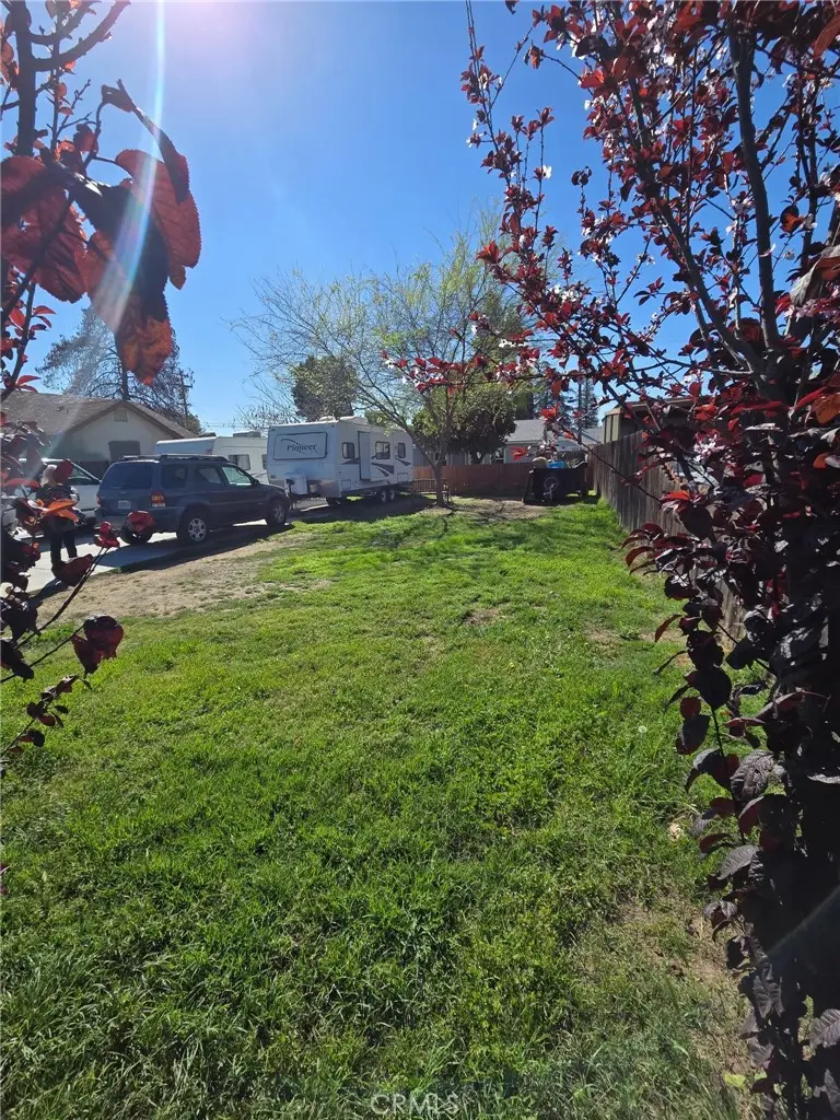 431 Douglas, Bakersfield, CA 93308 - #2