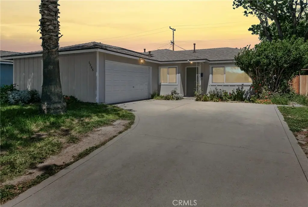1205 E Oak Avenue, Lompoc, CA 93436 - #1