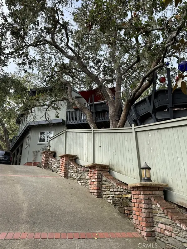 1987 Dorking Avenue, Cambria, CA 93428