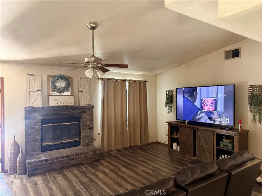 851 N Crenshaw, Visalia, CA 93291 - #3