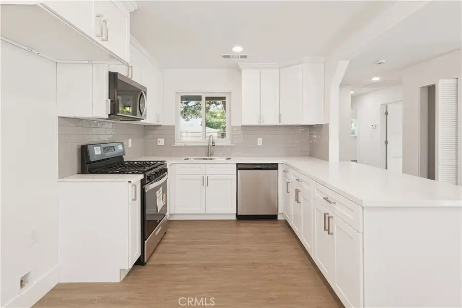5703 E Hampton, Fresno, CA 93727 - #2