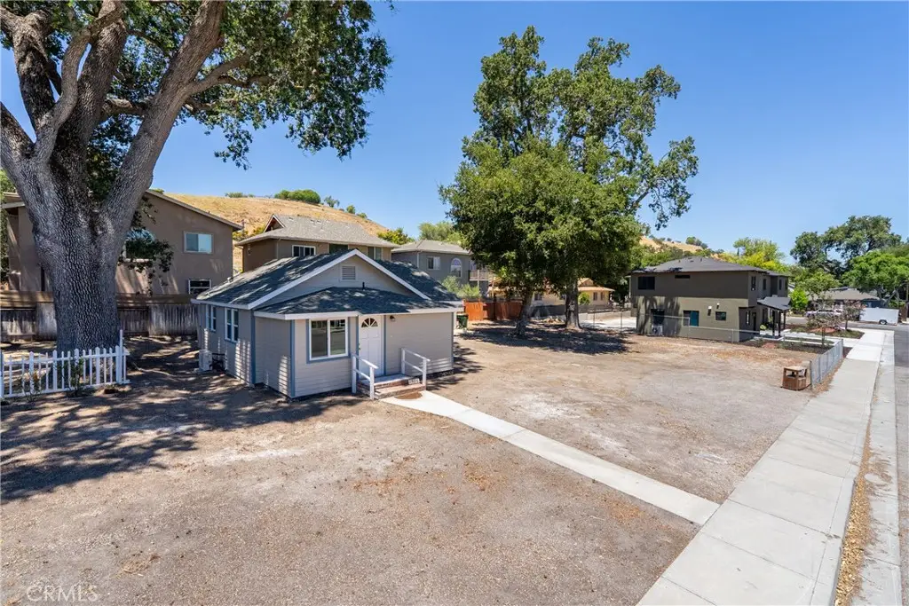 2925 Oak, Paso Robles, CA 93446 - #1
