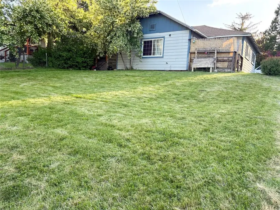 216 College Avenue, Weed, CA 96094 - #2