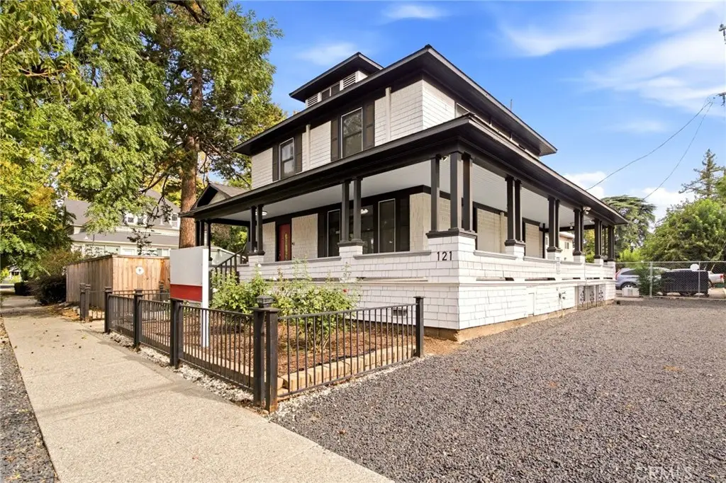 121 W 1st, Chico, CA 95926 - #1