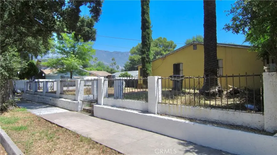 1798 N Summit Avenue, Pasadena, CA 91103 - Image #2