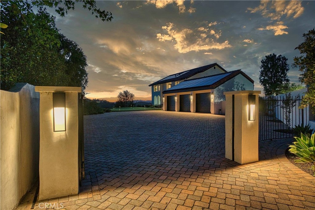 4389 Park Vicente ,  Calabasas, CA 91302