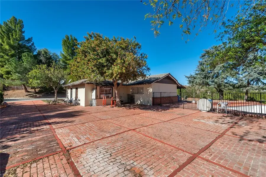 6006 Clear Valley Road, Hidden Hills, CA 91302 - Image #3