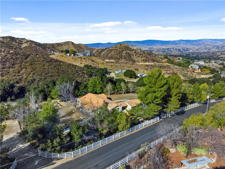 26615 Mountain Park Road, Canyon Country, CA 91387 - Image #2