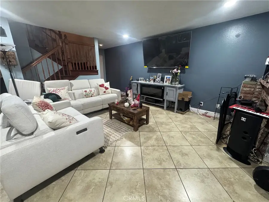 8730 Cedros Avenue #C, Panorama City, CA 91402 - #3