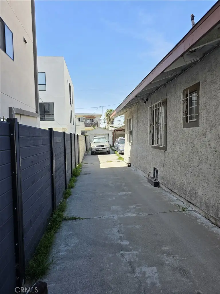 527 N Hobart Boulevard, Los Angeles, CA 90004 - Image #3