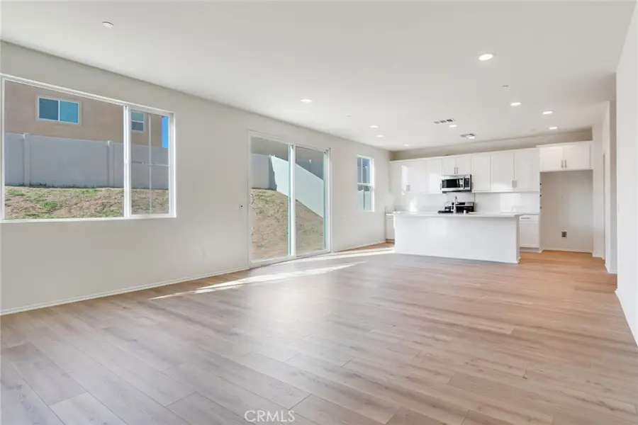 13119 Lancaster, Hesperia, CA 92344 - Image #2