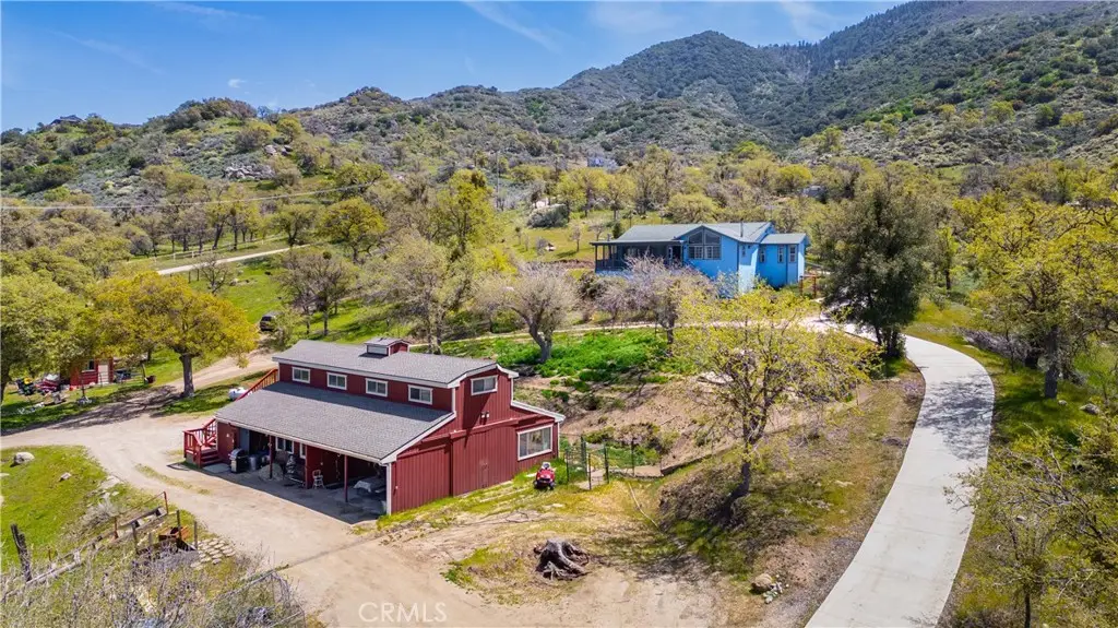 18401 Pellisier Road, Tehachapi, CA 93561 - Image #1