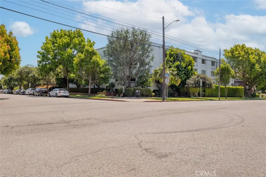 930 California Avenue #105, Santa Monica, CA 90403 - Image #2