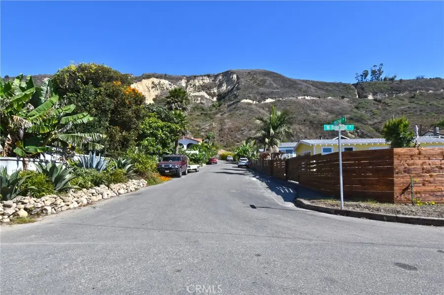 6897 Zelzah Avenue, San Buenaventura Ventura, CA 93001 - Image #3