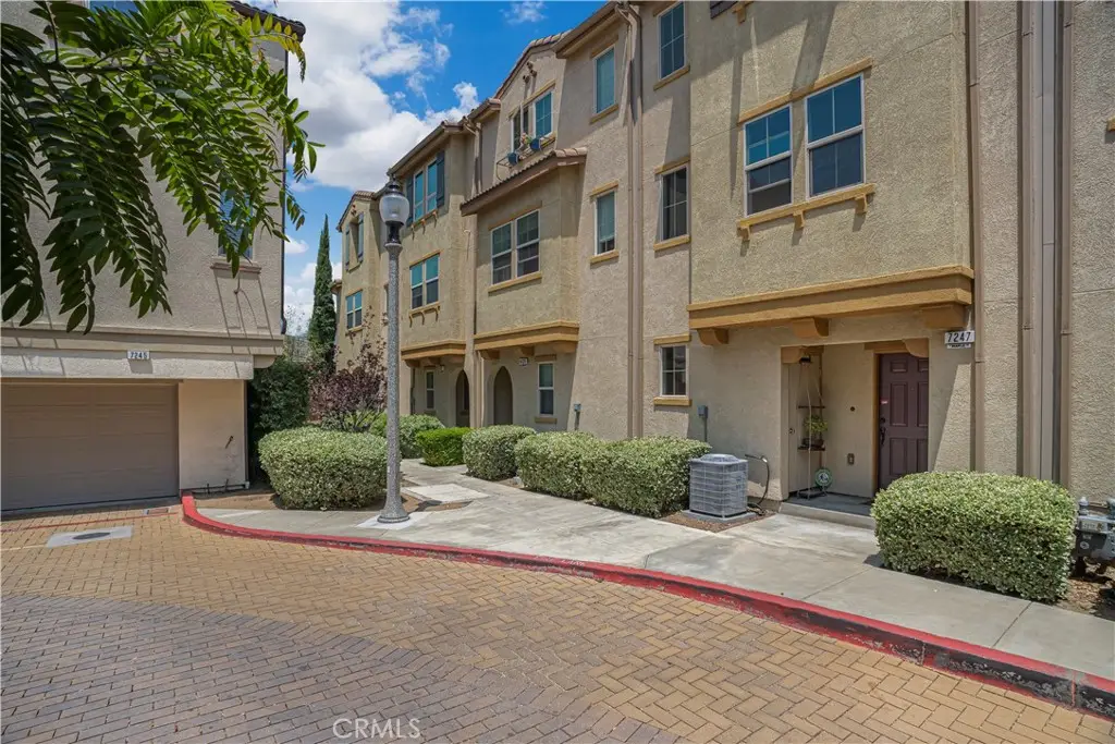 14120 W Willow Lane, Van Nuys, CA 91405 - Image #1