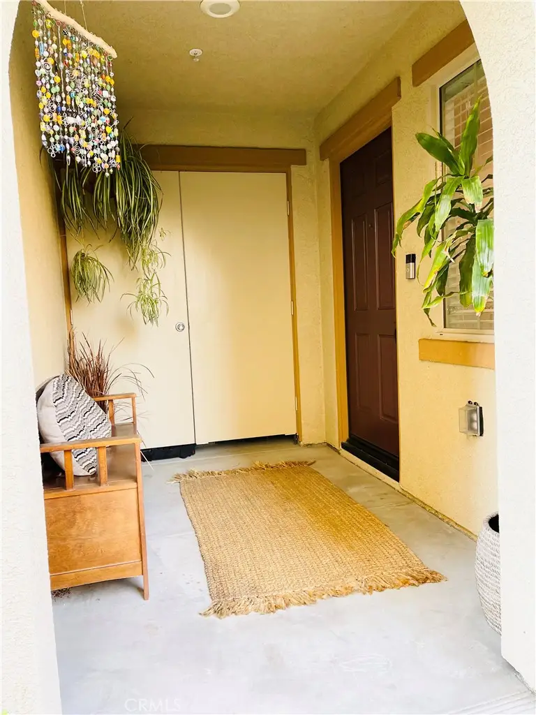 14120 W Willow Lane, Van Nuys, CA 91405 - Image #2