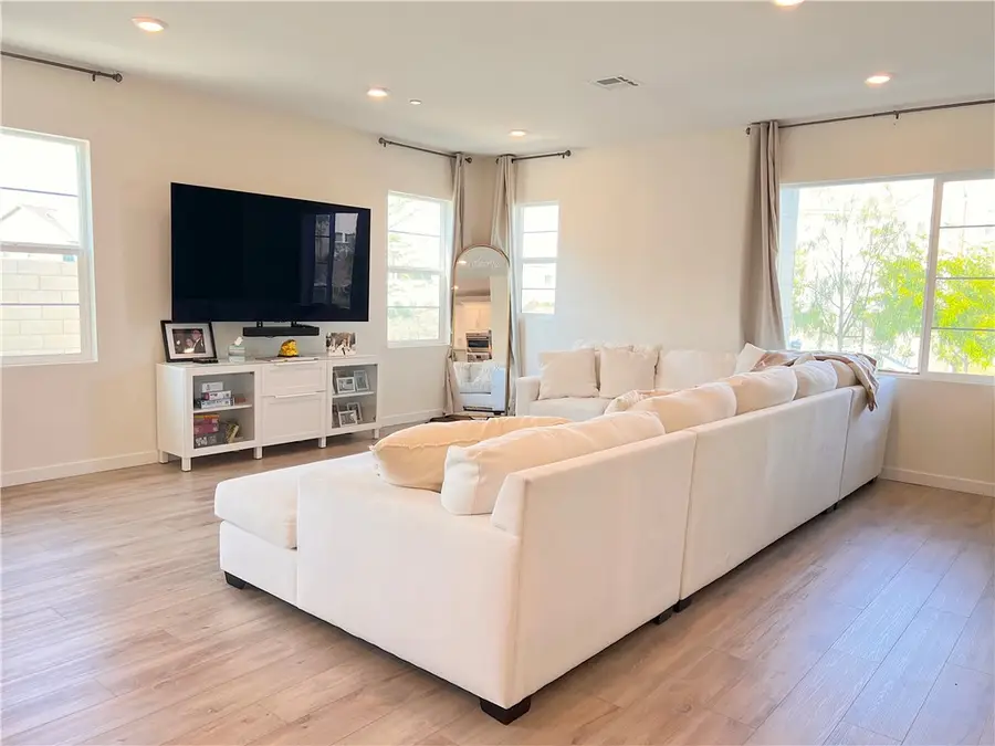 27620 Symphony Place, Valencia, CA 91381 - Image #2