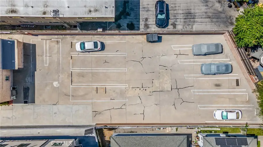 6045 Hazelhurst Place, North Hollywood, CA 91606 - Image #3