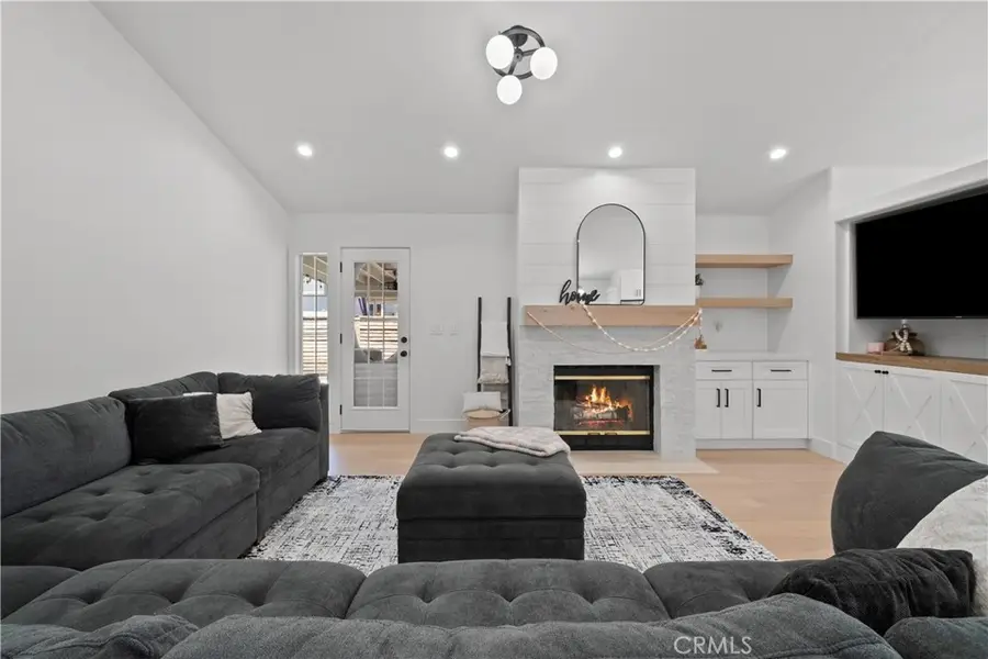 19983 Crestview Drive, Santa Clarita, CA 91351 - Image #2