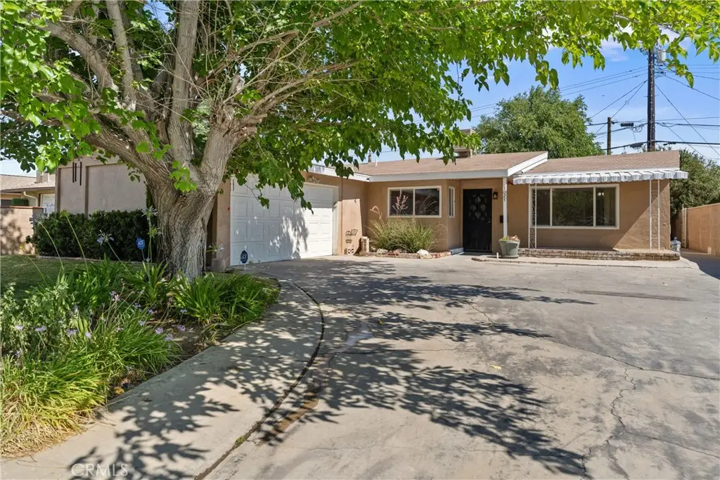 1027 W Avenue J8, Lancaster, CA 93534 - Image #1