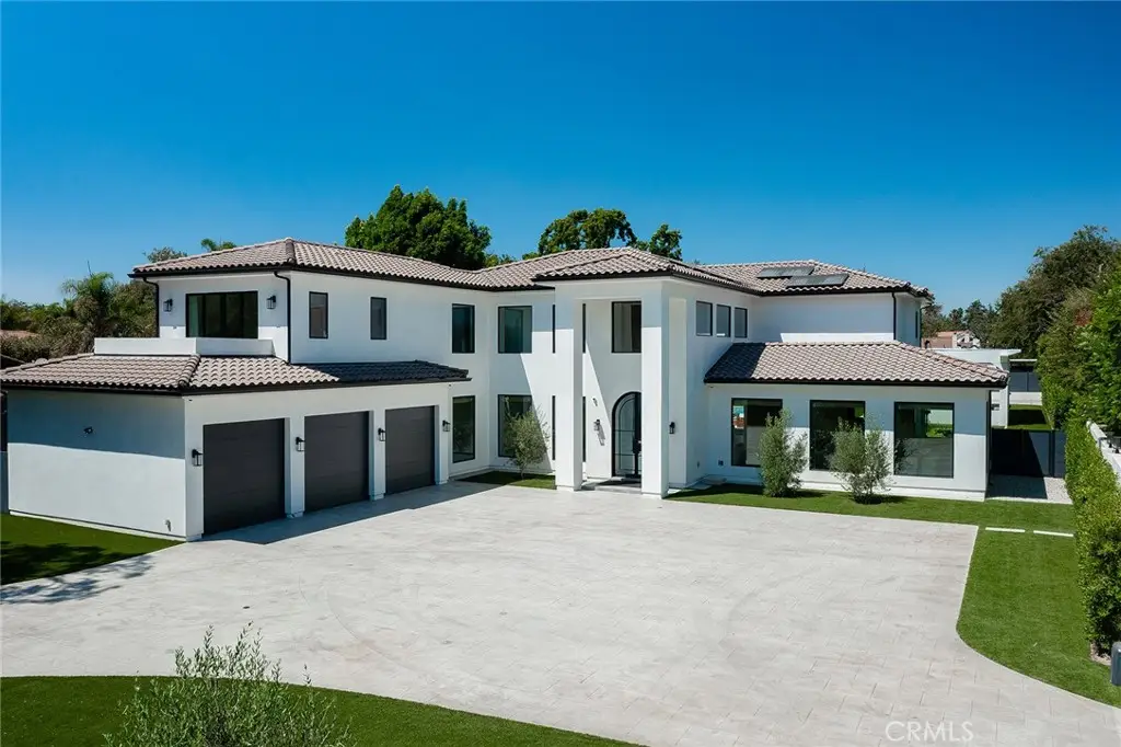 13807 Magnolia Boulevard, Sherman Oaks, CA 91423 - Image #1