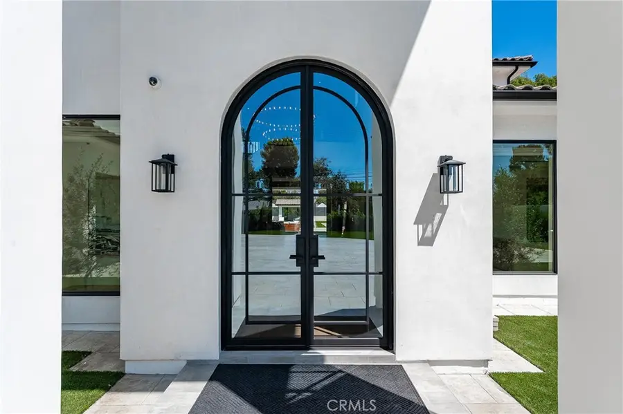 13807 Magnolia Boulevard, Sherman Oaks, CA 91423 - Image #2