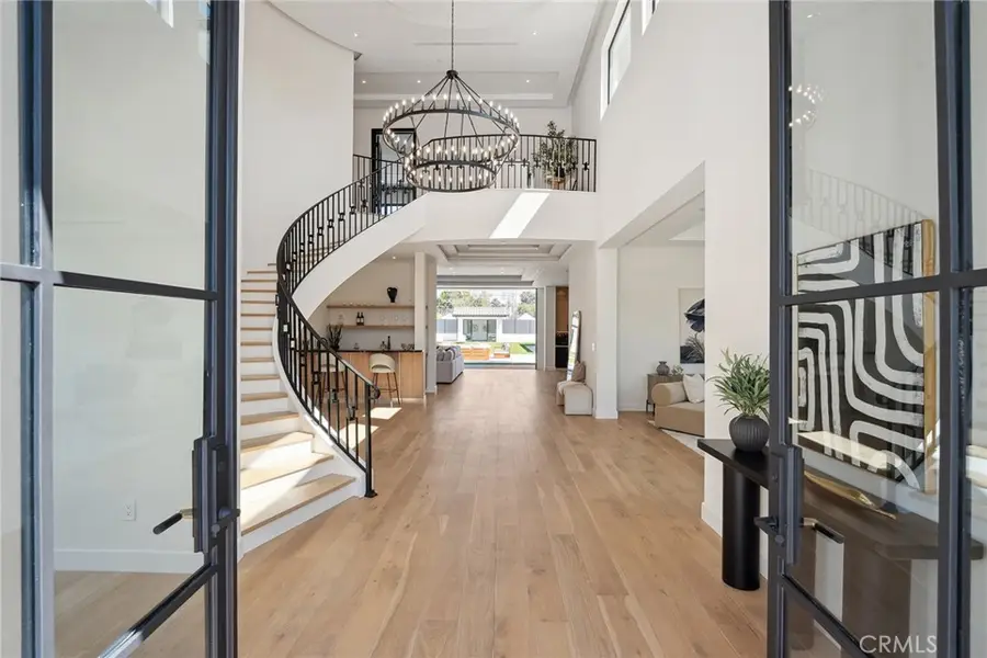 13807 Magnolia Boulevard, Sherman Oaks, CA 91423 - Image #3