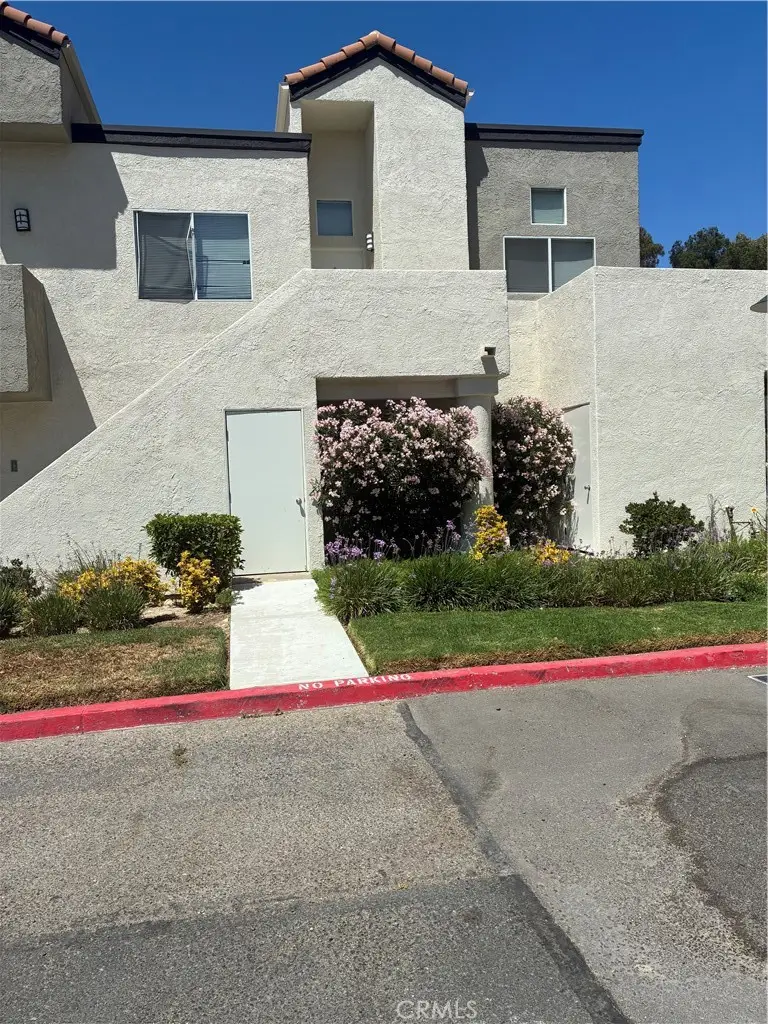 21203 Trumpet Drive #103, Newhall, CA 91321 - #2