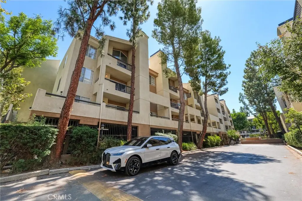 21450 Burbank Boulevard #203, Woodland Hills, CA 91367 - Image #1