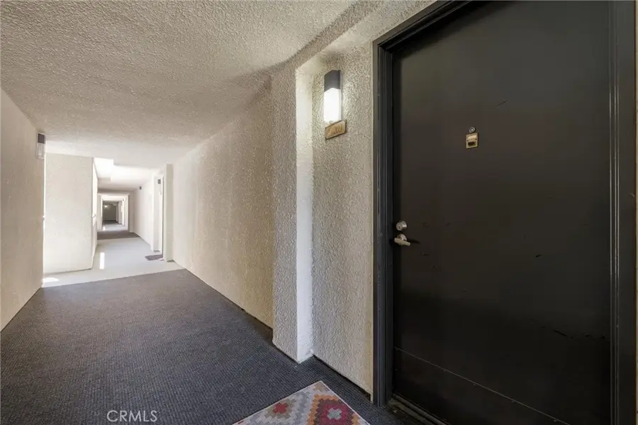 21450 Burbank Boulevard #203, Woodland Hills, CA 91367 - Image #2