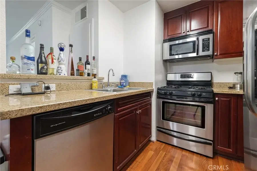 21450 Burbank Boulevard #203, Woodland Hills, CA 91367 - Image #3