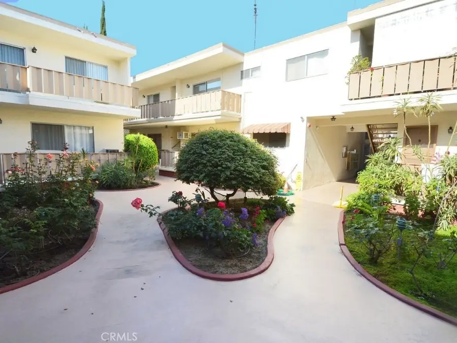 1755 N Berendo Street #28, Los Angeles, CA 90027 - #2