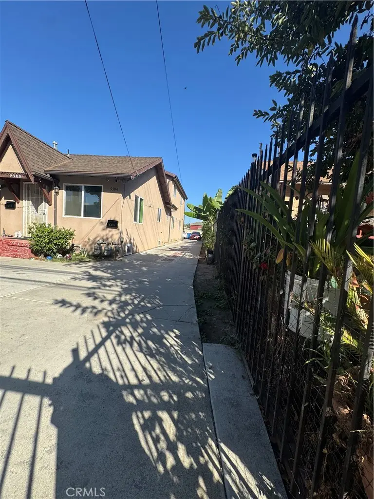 9300 S Hoover Street, Los Angeles, CA 90044 - Image #2