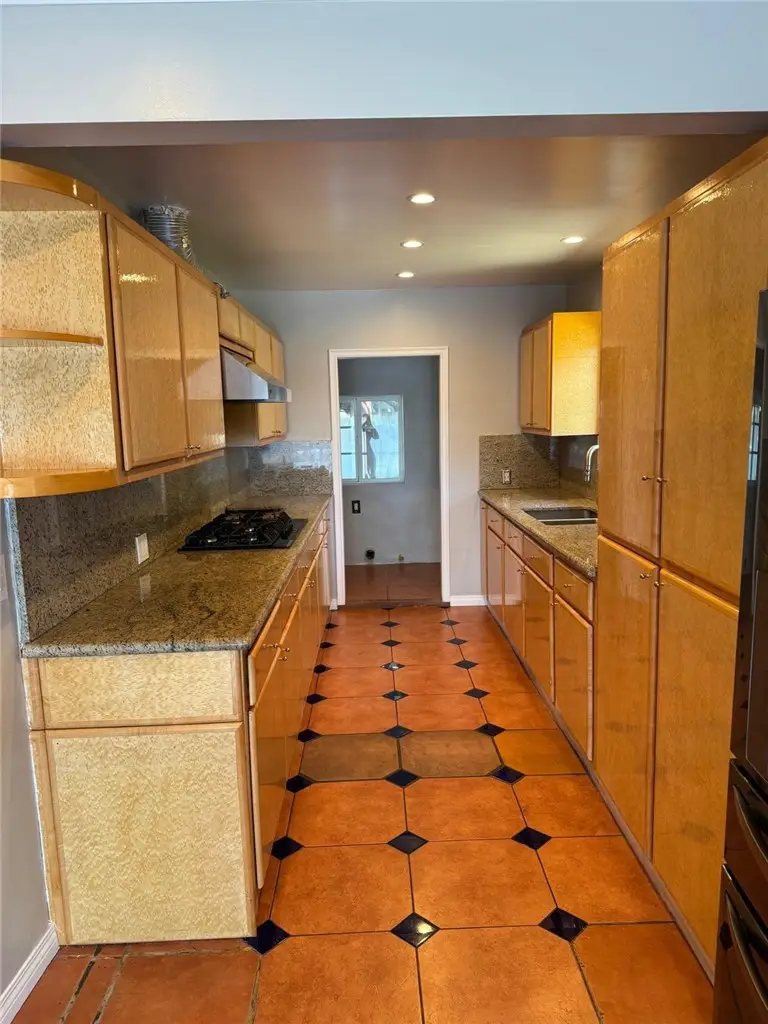 17119 Saticoy Street, Van Nuys, CA 91406 - Image #3