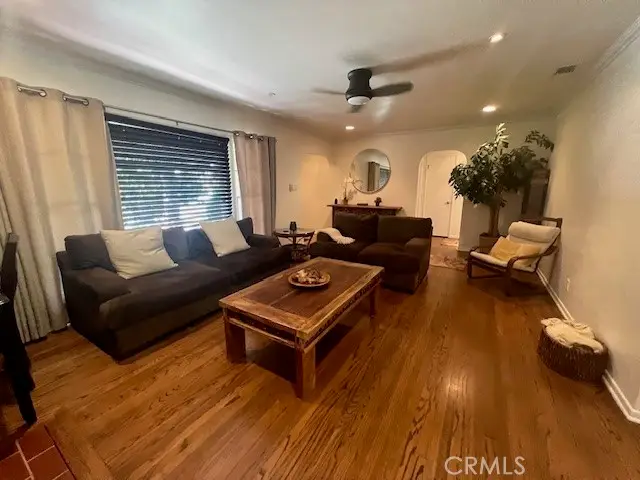 5744 Stansbury Avenue, Sherman Oaks, CA 91401 - #3