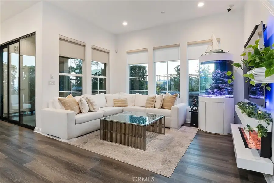 20732 W Beech Circle, Porter Ranch, CA 91326 - Image #2