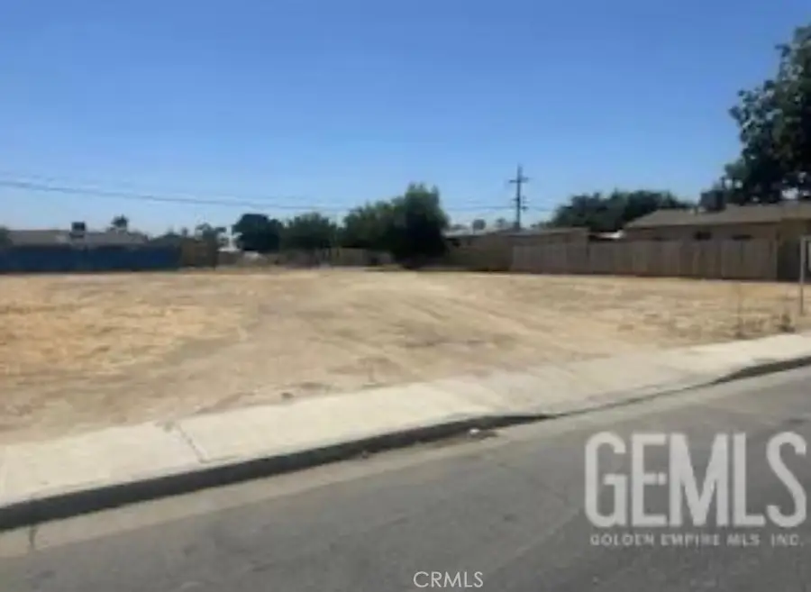 225 S Owens Street, Bakersfield, CA 93307 - #2