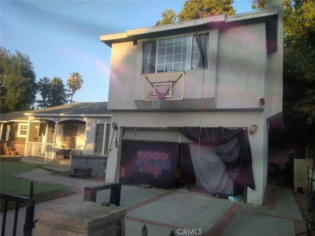 7732 Garden Grove, Reseda, CA 91335 - #1