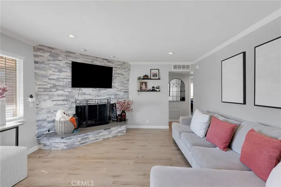 5327 W Avenue L2, Lancaster, CA 93536 - Image #2