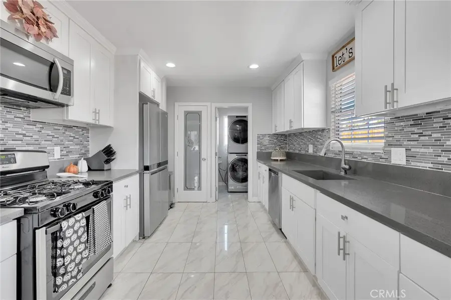 5327 W Avenue L2, Lancaster, CA 93536 - Image #3