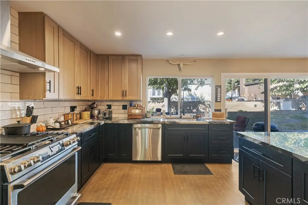 28975 Lotusgarden, Canyon Country, CA 91387 - Image #1