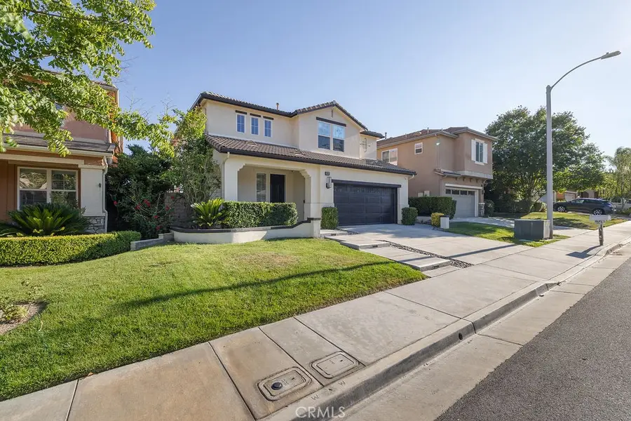 19924 Via Joyce Drive, Saugus, CA 91350 - Image #2