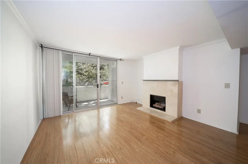 5325 Newcastle #108, Encino, CA 91316 - Image #1