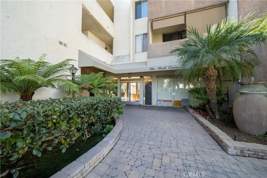 5325 Newcastle #108, Encino, CA 91316 - Image #3