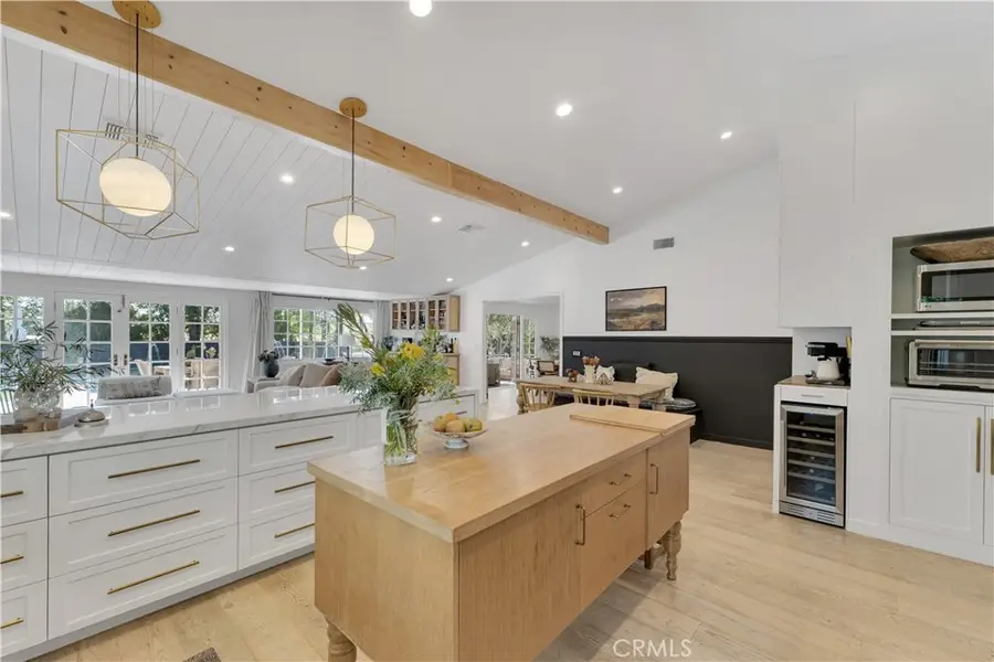 5910 Pat Avenue, Woodland Hills, CA 91367 - Image #3