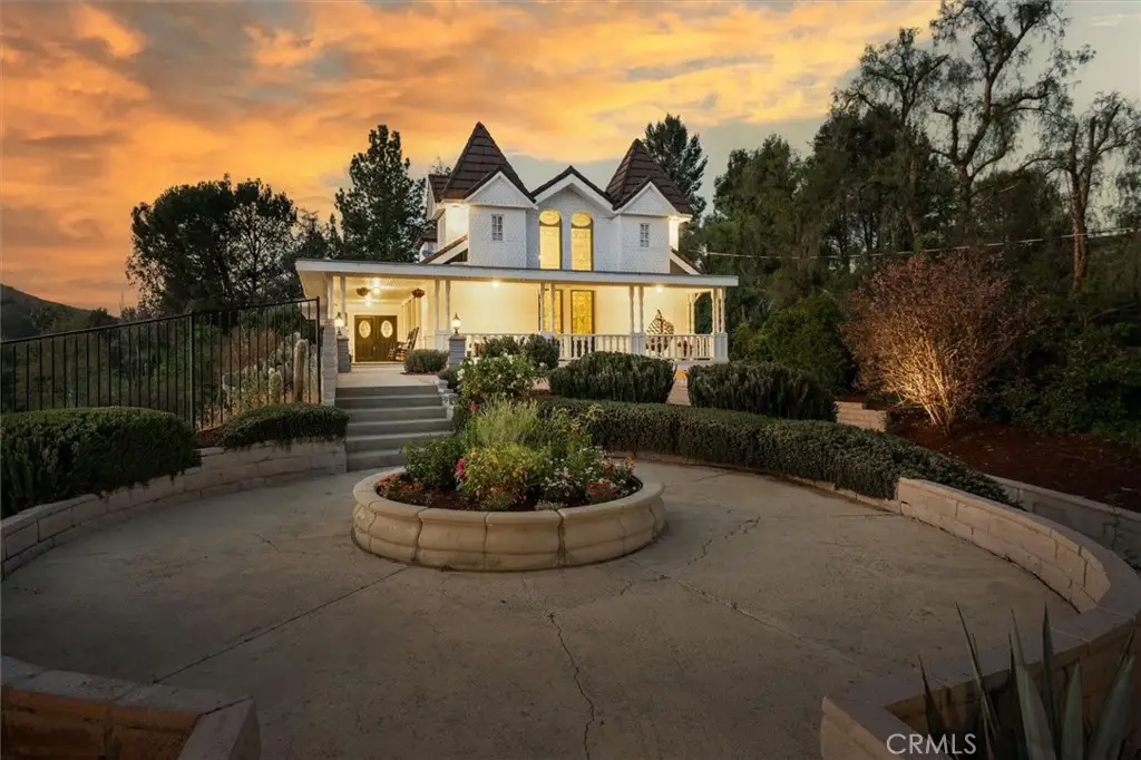 28933 Wagon Road, Agoura Hills, CA 91301 - #1