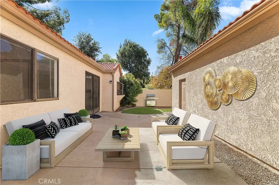 19962 Avenue Of The Oaks, Newhall, CA 91321 - Image #3