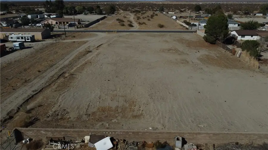 112 E/cor Avenue, Sun Village, CA 93543 - Image #2